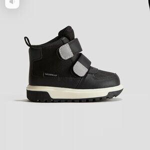 NWT H&M toddler WATERPROOF HIGH TOPS